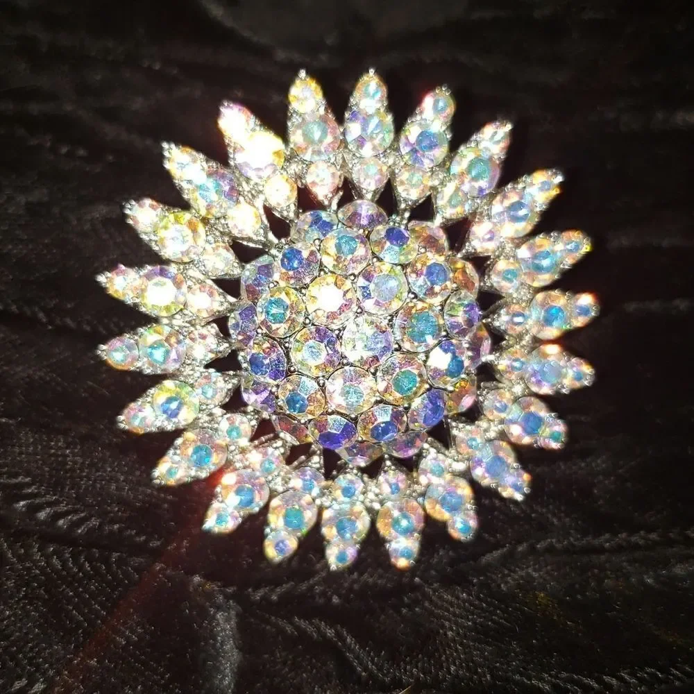 VNTG Stunning Floral Rhinestone Brooch